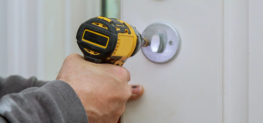 Street Locksmith For Smart Lock Repair in Algonquin, IL