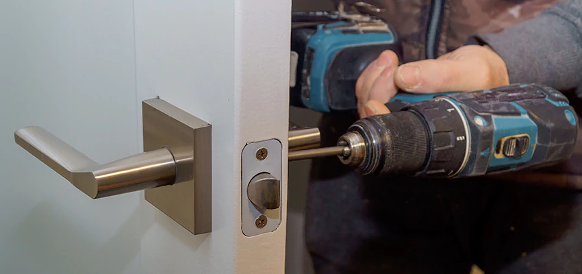 Broken Door Handle Lock Repair in Algonquin, Illinois